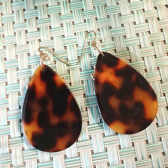 🌹NWOT Tortoise Shell and Red Stone Teardrop Earrings🌹 - Picture 4 of 4
